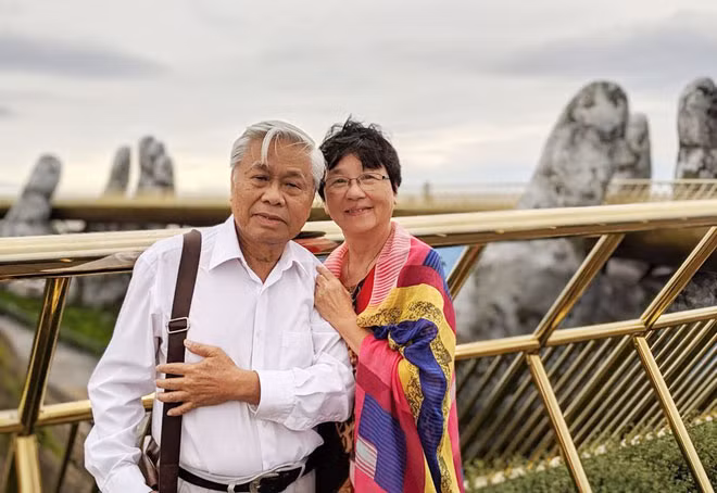 Vợ chồng nhà thơ Vũ Quần Phương.