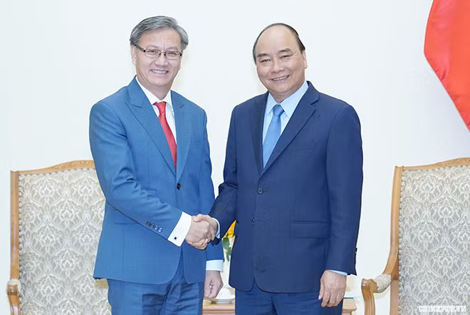 Thủ tướng Chính phủ Nguyễn Xuân Phúc tiếp ông Thongsavanh Phomvihane, Đại sứ Lào đến chào từ biệt nhân kết thúc nhiệm kỳ - Ảnh VGP/Quang Hiếu Thủ tướng Chính phủ Nguyễn Xuân Phúc tiếp ông Thongsavanh Phomvihane, Đại sứ Lào đến chào từ biệt nhân kết thúc nhiệm kỳ - Ảnh VGP/Quang Hiếu