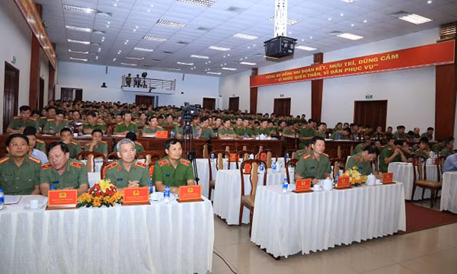 Các đồng chí dự hội nghị ở điểm cầu Công an tỉnh Đồng Nai.
