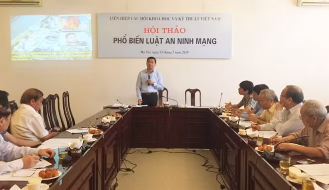 Thiếu tướng Nguyễn Minh Đức chia sẻ thông tin tại Hội thảo. Thiếu tướng Nguyễn Minh Đức chia sẻ thông tin tại Hội thảo.