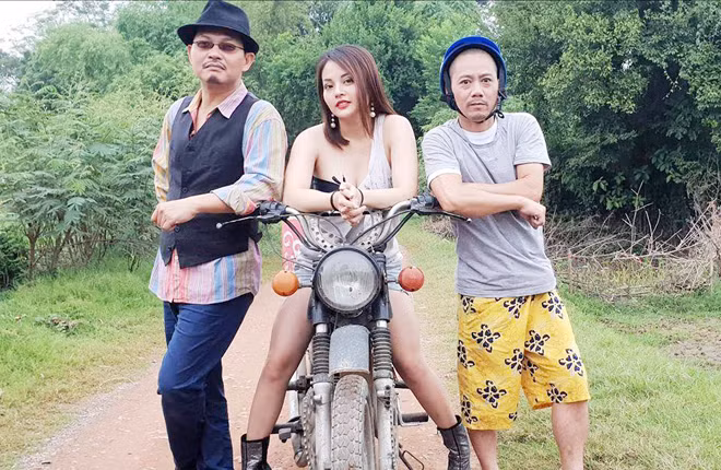 Liệu có tràn ngập cảnh nóng trong băng đĩa Hài Tết - Trong ảnh: Các diễn viên hài đang tham gia quay phim.
