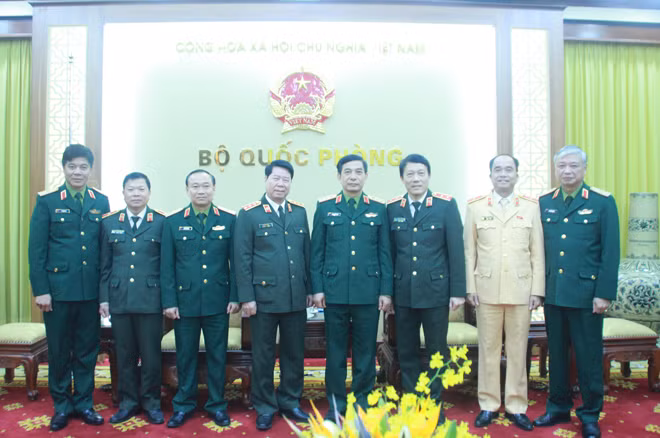 Thứ trưởng Phan Văn Giang và Thứ trưởng Bùi Văn Nam cùng các đại biểu dự Hội nghị.