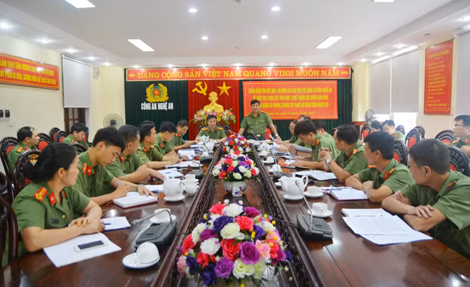 Đoàn kiểm tra Bộ Công an làm việc với Công an Nghệ An để khảo sát tình hình an ninh mạng trên địa bàn tỉnh Đoàn kiểm tra Bộ Công an làm việc với Công an Nghệ An để khảo sát tình hình an ninh mạng trên địa bàn tỉnh