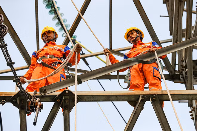 Diễn tập xử lý tình huống sự cố trên đường dây 110kV mạch kép từ 171, 172 TBA 220kV Đình Vũ - TBA 220kV Đồng Hòa.