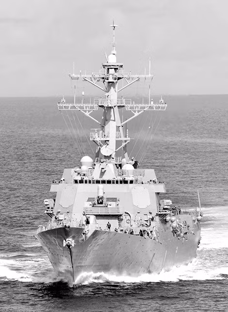 Tàu khu trục Mỹ USS Lassen tiến vào Biển Đông.