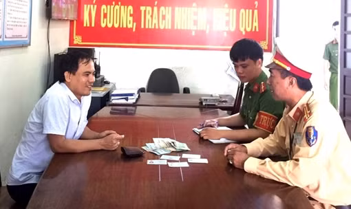 Du khách nước ngoài viết thư cảm ơn Công an ảnh 5