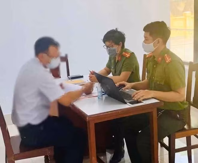 P.V.T là chủ tài khoản Facebook V.T tại cơ quan Công an.