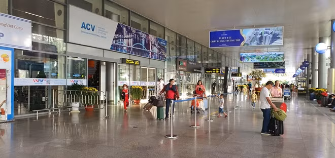 Sân bay Đà Nẵng tạm dừng các hoạt động vận tải hành khách 12h00 ngày 14/11/2020 đến 10h00 ngày 15/11/2020.