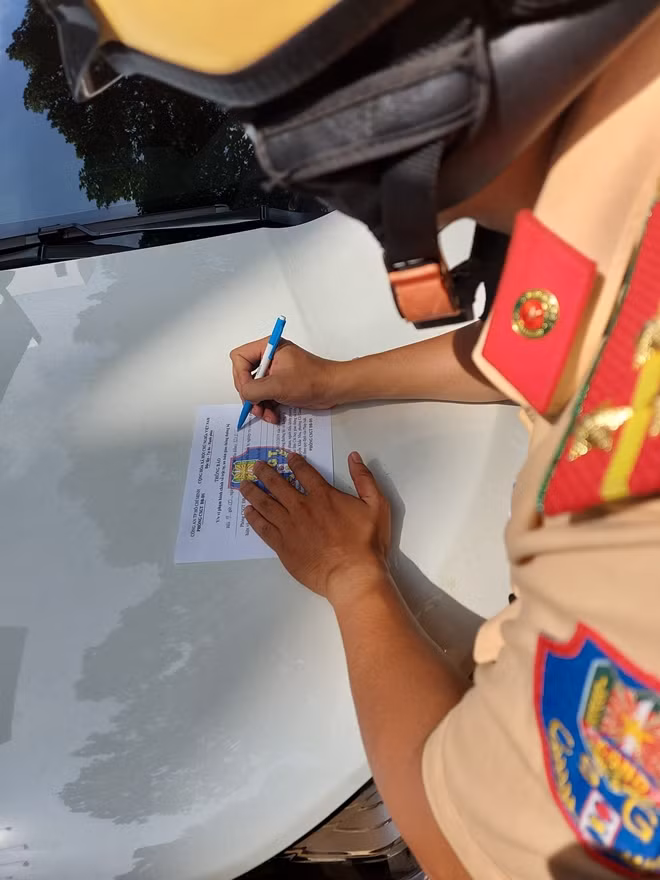 Ra thông báo xe vi phạm