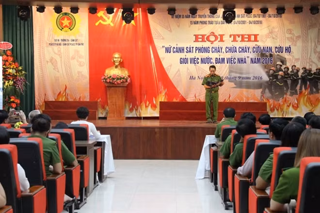 Đại tá Nguyễn Văn Sơn phát biểu khai mạc Hội thi