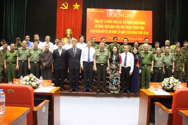 Bộ trưởng Tô Lâm; đồng chí Hoàng Thị Thúy Lan với các đại biểu tại Hội nghị