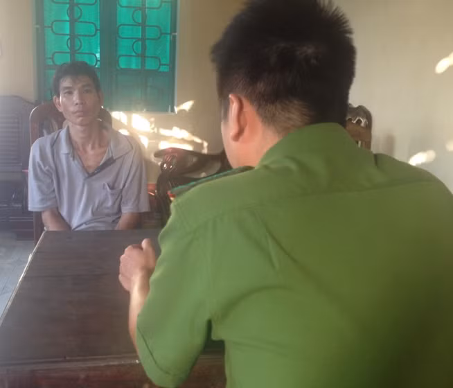 Công an huyện Vị Xuyên lấy lời khai của đối tượng Phàn Văn Gầy