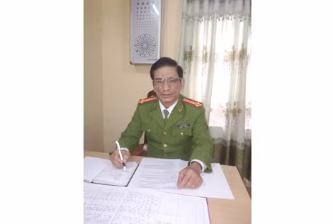 Thượng tá, bác sỹ Vũ Sơn Hùng.