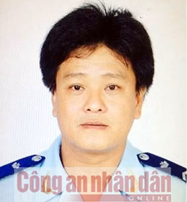 Nguyễn Trường Duy ép doanh nghiệp đưa hối lộ làm ảnh hưởng đến uy tín ngành Hải quan.