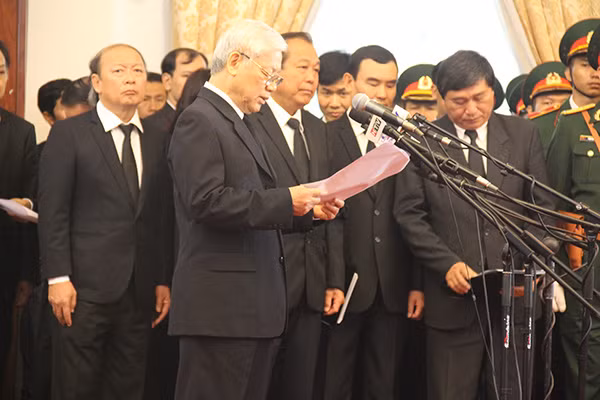 Tổng Bí thư Nguyễn Phú Trọng đọc lời điếu tại lễ truy điệu.