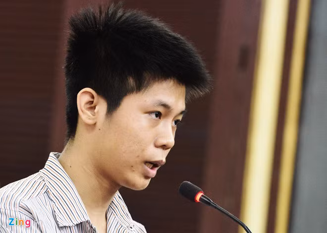 Bị cáo Nguyễn Hữu Tình tại phiên tòa xét xử.