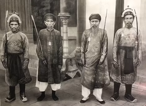Bức Truyền thần 4 vị quan triều Nguyễn.