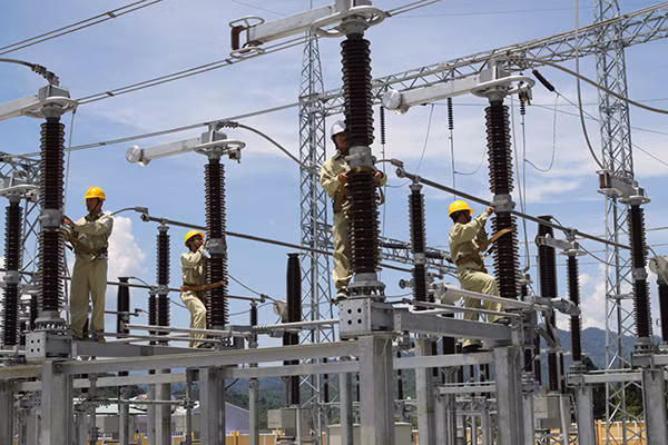 Được Fitch Ratings xếp hạng tích cực giúp EVN có cơ sở vững chắc huy động vốn đầu tư các dự án điện.