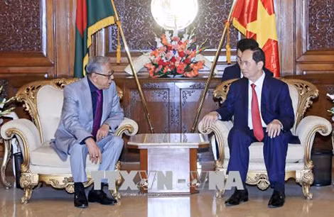 Chủ tịch nước Trần Đại Quang hội kiến với Tổng thống Bangladesh Mohammad Abdul Hamid. Ảnh: Nhan Sáng/TTXVN