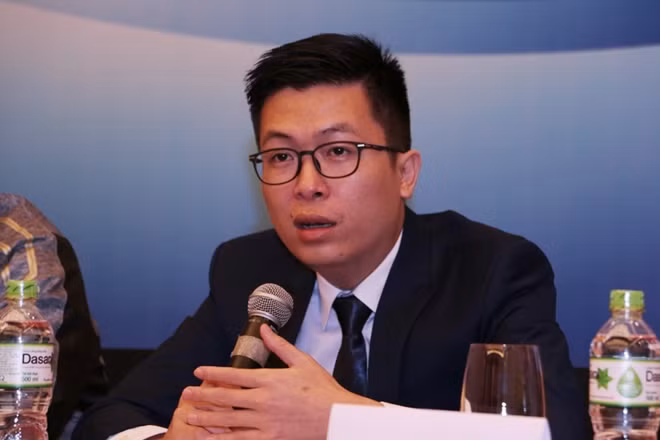 Ông Tống Đức Thuận, Chủ tịch HĐQT Công ty Cổ phần Midomax Việt Nam, Nhà Phân phối độc quyền của Mizuno tại Việt Nam giải đáp thắc mắc của phóng viên đưa ra.