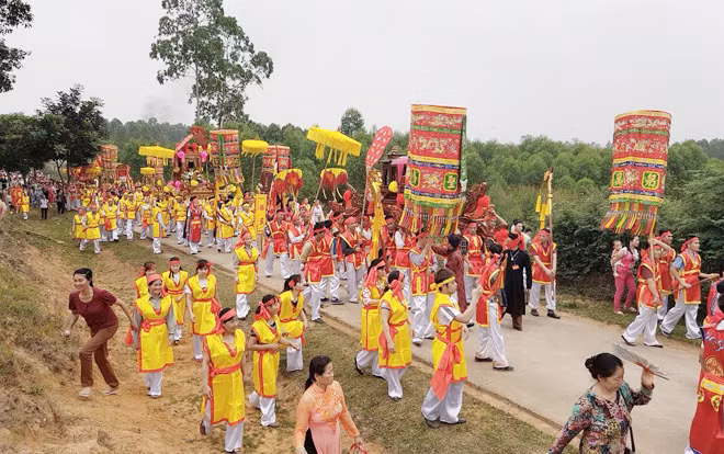 Lễ hội bà Chúa Then tại xã Hương Sơn, Lạng Giang, Bắc Giang. Ảnh: Nhật Huy.