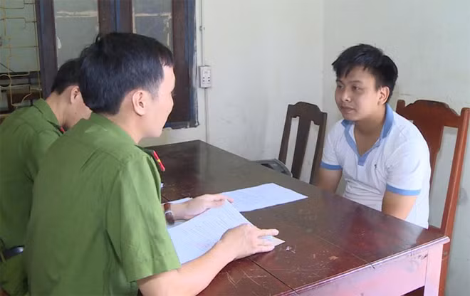 Đối tượng Phùng Văn Đạt.
