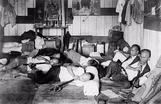 Hút thuốc phiện ở Thượng Hải, thập niên 1920.