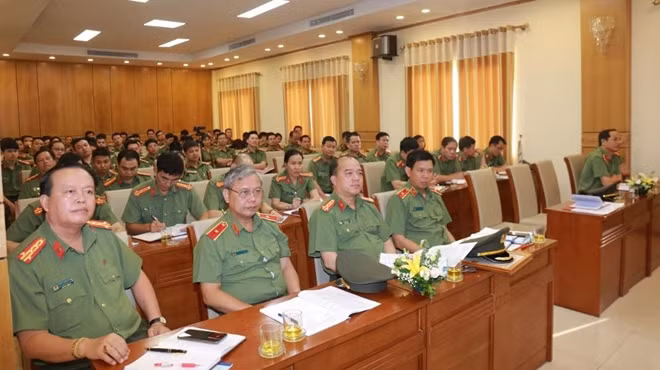 Các đại biểu dự hội nghị.