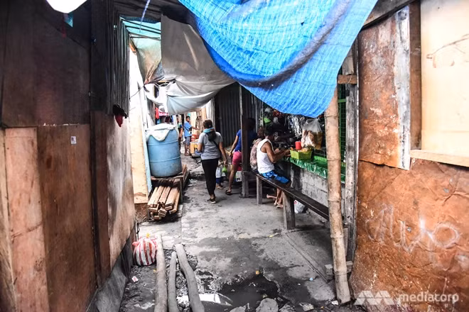 Sự nghèo đói lan rộng đã khiến vô số phụ nữ và trẻ em trong các cộng đồng nghèo đói bị lạm dụng, gồm cả việc trở thành nạn nhân của việc buôn bán người. Ảnh: Pichayada Promchertchoo.