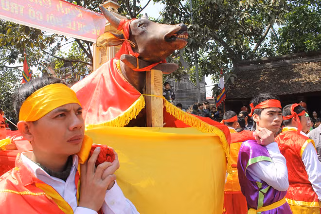 Lễ hội truyền thống Thổ Hà.