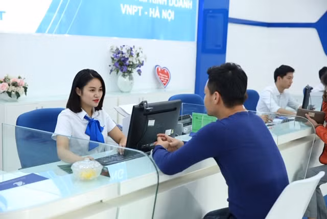Khách hàng hài lòng với những hỗ trợ từ VNPT sau đại dịch.