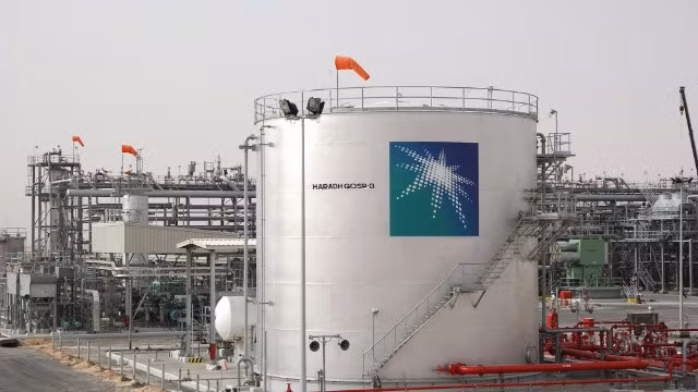 Một phức hợp lọc hóa dầu của tập đoàn Saudi Aramco, đơn vị bị tấn công bởi tổ chức tin tặc “Lưỡi Gươm Công Lý”. Ảnh nguồn: CNN.