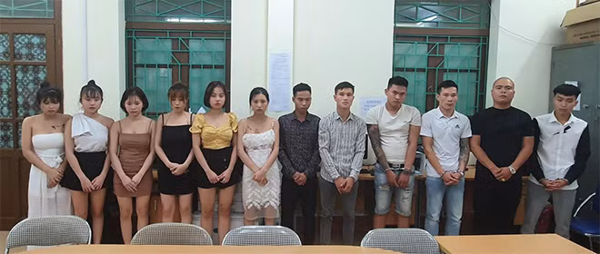 12 thanh niên đều dương tính với ma túy.