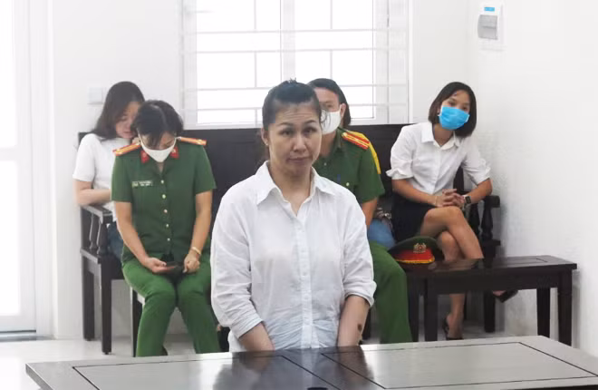 Bị cáo Thuỳ tại phiên xử.