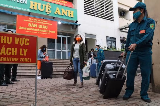 Các công dân hoàn thành cách ly y tế tập trung được Bộ Tư lệnh Thủ đô Hà Nội phối hợp với Sở Giao thông Vận tải Hà Nội, Bộ Chỉ huy quân sự các tỉnh, thành phố tổ chức xe đưa công dân về địa phương bảo đảm chu đáo, an toàn.