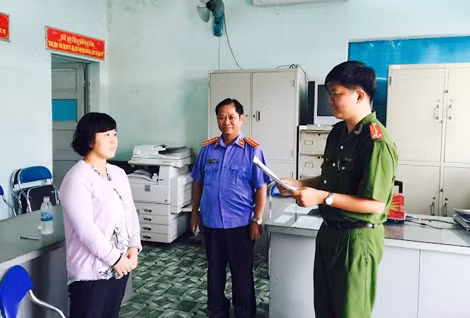 Thực hiện việc bắt tạm giam với Lê Nguyễn Thị Ái Trâm sáng 30/1.