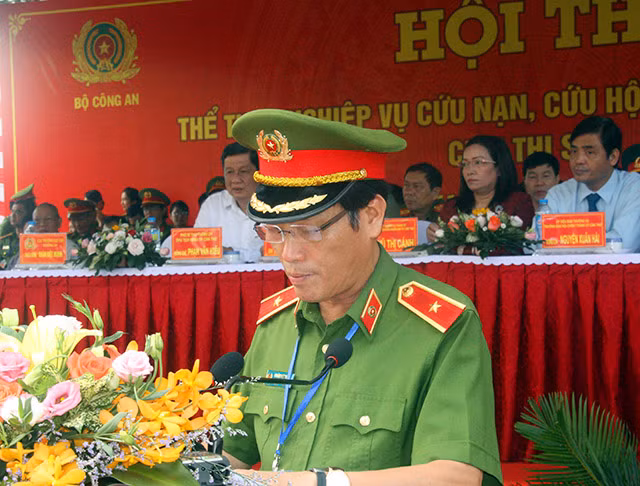 Thiếu tướng Đoàn Việt Mạnh phát biểu tại lễ khai mạc.