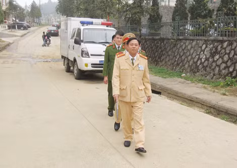 Công an Sa Pa tuần tra đảm bảo an ninh trật tự. Công an Sa Pa tuần tra đảm bảo an ninh trật tự.