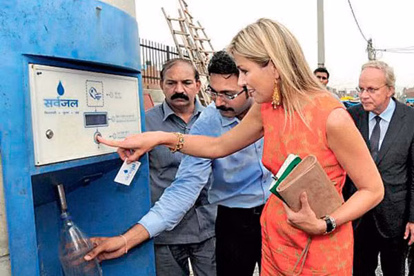 Máy ATM trong tương lai ở Pakistan thay vì nhả tiền mặt sẽ tuôn ra nước sạch.