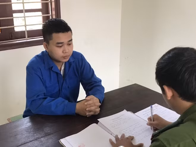 Công an TP Huế lấy lời khai đối tượng Trần Minh Tuấn.