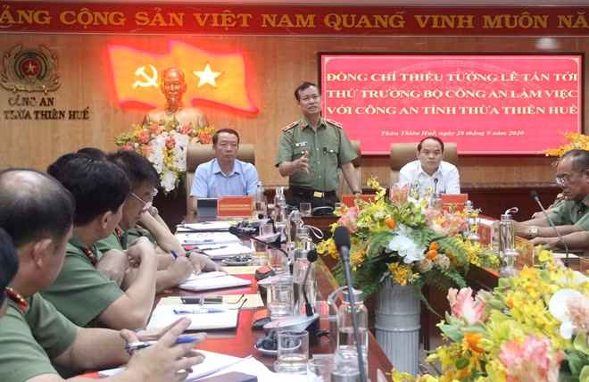 Thứ trưởng Lê Tấn Tới phát biểu chỉ đạo tại buổi làm việc với Công an tỉnh Thừa Thiên Huế.