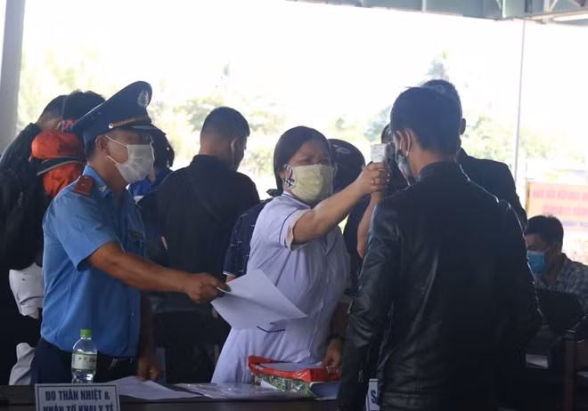 Tỉnh Thừa Thiên Huế yêu cầu các lực lượng, đơn vị trong tư thế sẵn sàng hoạt động khi Ban Chỉ đạo phòng chống dịch COVID-19 kích hoạt.