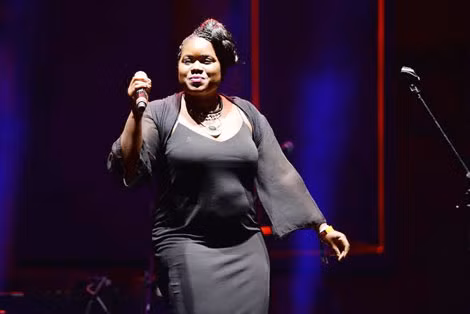 Zara Mcfarlane với “Angie la la”.