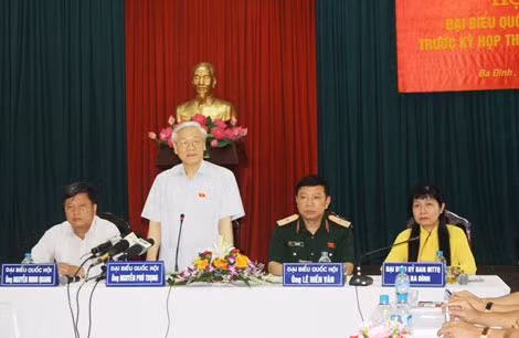 Tổng Bí thư Nguyễn Phú Trọng phát biểu tại buổi tiếp xúc cử tri quận Ba Đình. ảnh Vũ Minh.