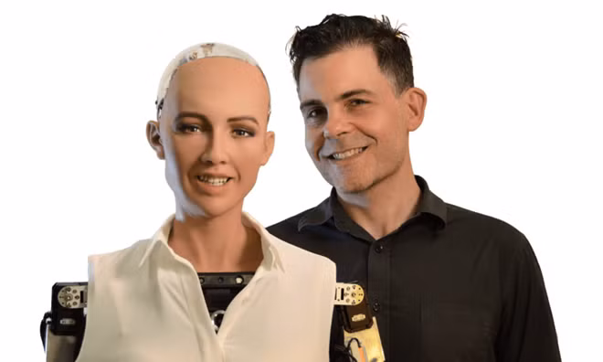 Robot ngày càng giống người như robot Sophia, hiện thân của nữ minh tinh Audrey Hepburn.
