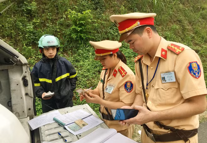 Lực lượng Cảnh sát giao thông luôn căng sức kiểm soát để đảm bảo trật tự an toàn giao thông.
