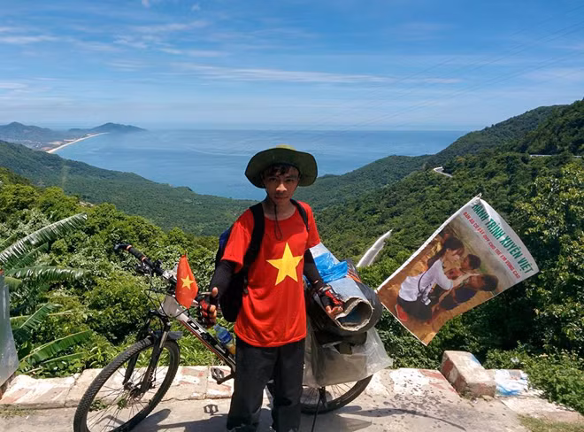Dù hình hài nhỏ bé nhưng 9x này đã làm được việc khiến nhiều người cảm phục