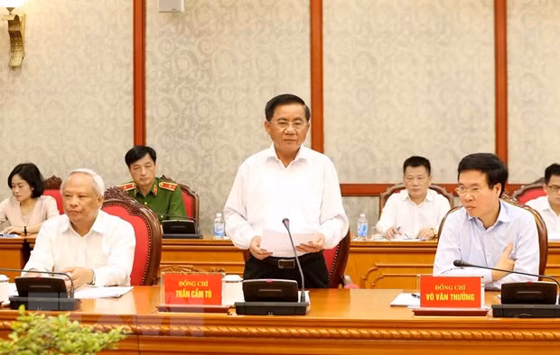 Ông Trần Cẩm Tú, Bí thư Trung ương Đảng, Chủ nhiệm Ủy ban Kiểm tra Trung ương, thành viên Ban Chỉ đạo Trung ương về phòng, chống tham nhũng phát biểu tại phiên họp. (Ảnh: Phương Hoa/TTXVN) Ông Trần Cẩm Tú, Bí thư Trung ương Đảng, Chủ nhiệm Ủy ban Kiểm tra Trung ương, thành viên Ban Chỉ đạo Trung ương về phòng, chống tham nhũng phát biểu tại phiên họp. (Ảnh: Phương Hoa/TTXVN)