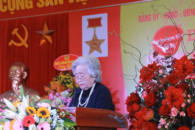 Đại diện gia đình Thiếu tướng Cao Phòng phát biểu tại Lễ Truy tặng.
