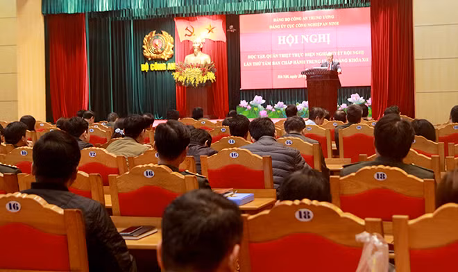 Toàn cảnh hội nghị.